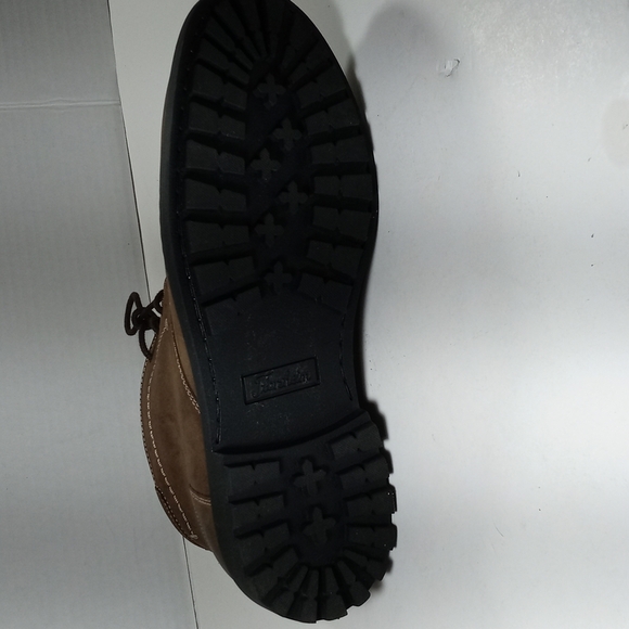 Boot - Picture 2 of 4